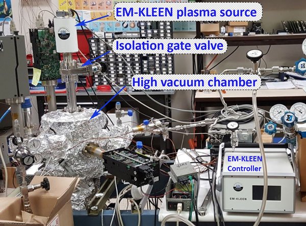 Cleaning UHV chamber with downstream plasma cleaner
